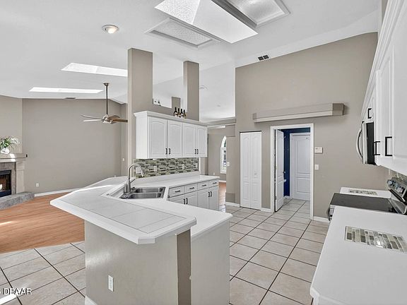 3rd image of 5988 Shady Creek Ln