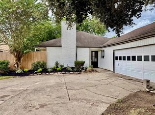 11415 Overbrook Ln, Houston, TX 77077
