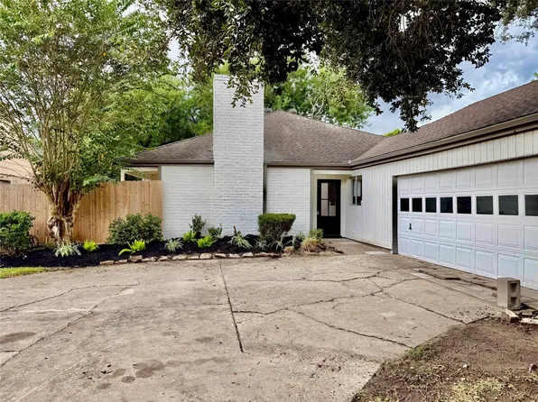 11415 Overbrook Ln, Houston, TX 77077
