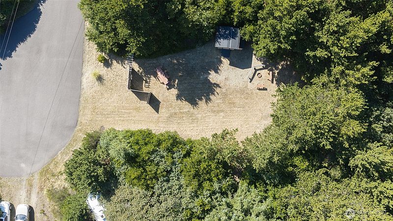 3rd image of 874 Telus Court