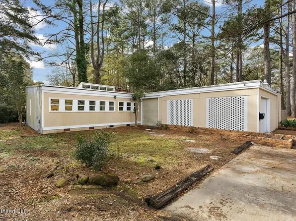 5557 Ridgewood Rd, Jackson, MS 39211