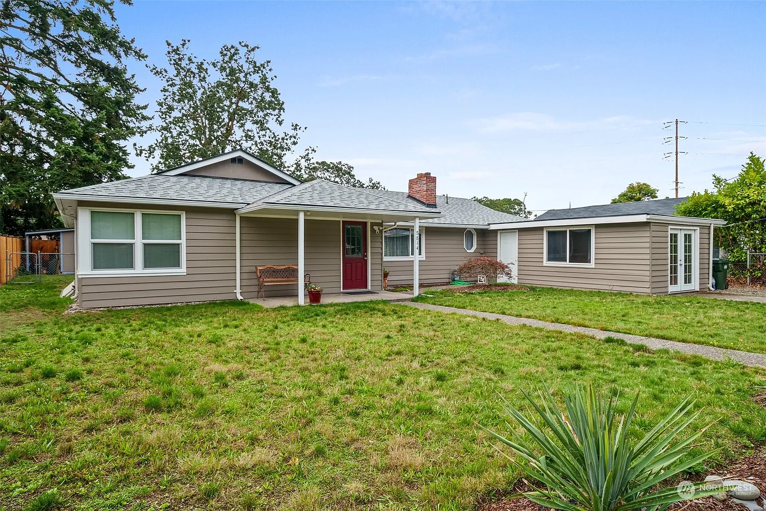 5814 Mount Tacoma Drive SW photo 1