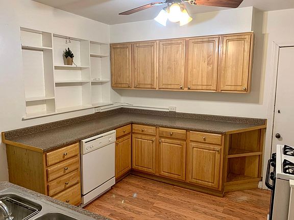 4th image of 2240 W Farragut Ave #1