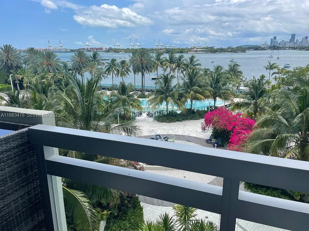 2 bed, 1087 sqft, $6,000 — Photo 3