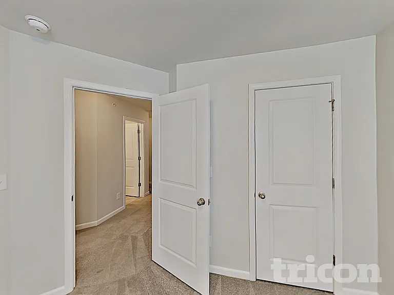 305 Woodfern Ct — Photo 10