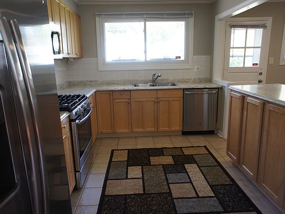 5th image of 1030 S 6th Ave