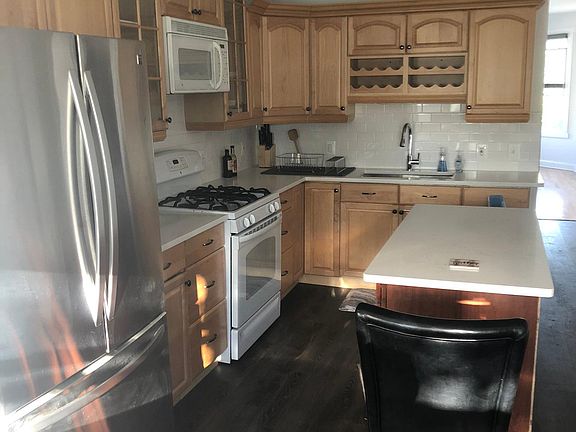 5th image of 3938 N Albany Ave #2