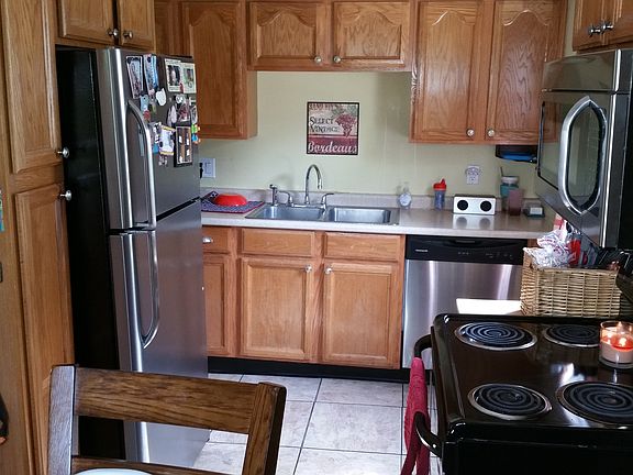3rd image of 3895 Locust Hill Dr