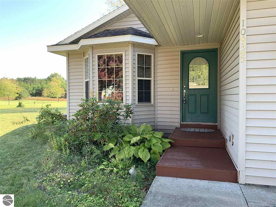 1st image of 10925 Sweet Lilac Ln