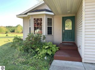 10925 Sweet Lilac Ln, Interlochen, MI 49643