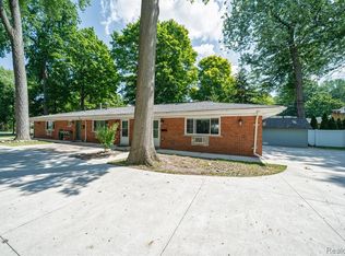 705 W Thirteen Mile Rd #709, Royal Oak, MI 48073