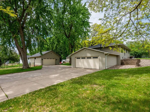 12715 27th Ave N, Plymouth, MN 55441
