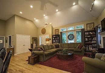 3rd image of 15 Elmwood Way