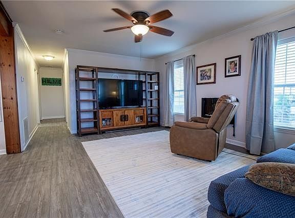 2nd image of 2984-3000 Ridgeway Blvd