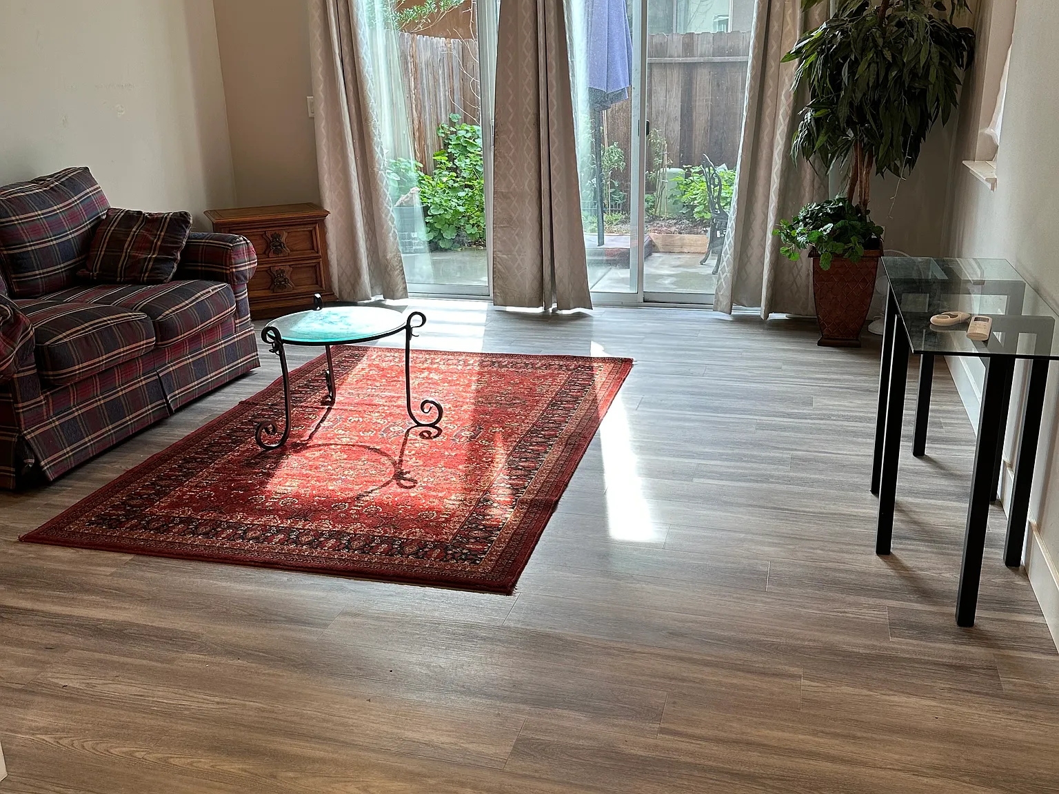 Studio, 750 sqft, $2,200 — Photo 3