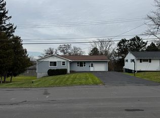 122 Terrace Cir, Syracuse, NY 13214
