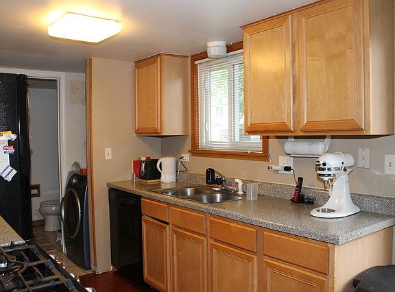 4th image of 1772 Goddard Ln
