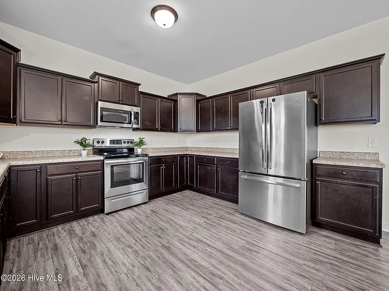 251 Breakwater Dr — Photo 19