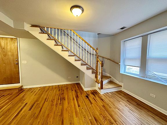 5th image of 2013 W Jarvis Ave APT 1