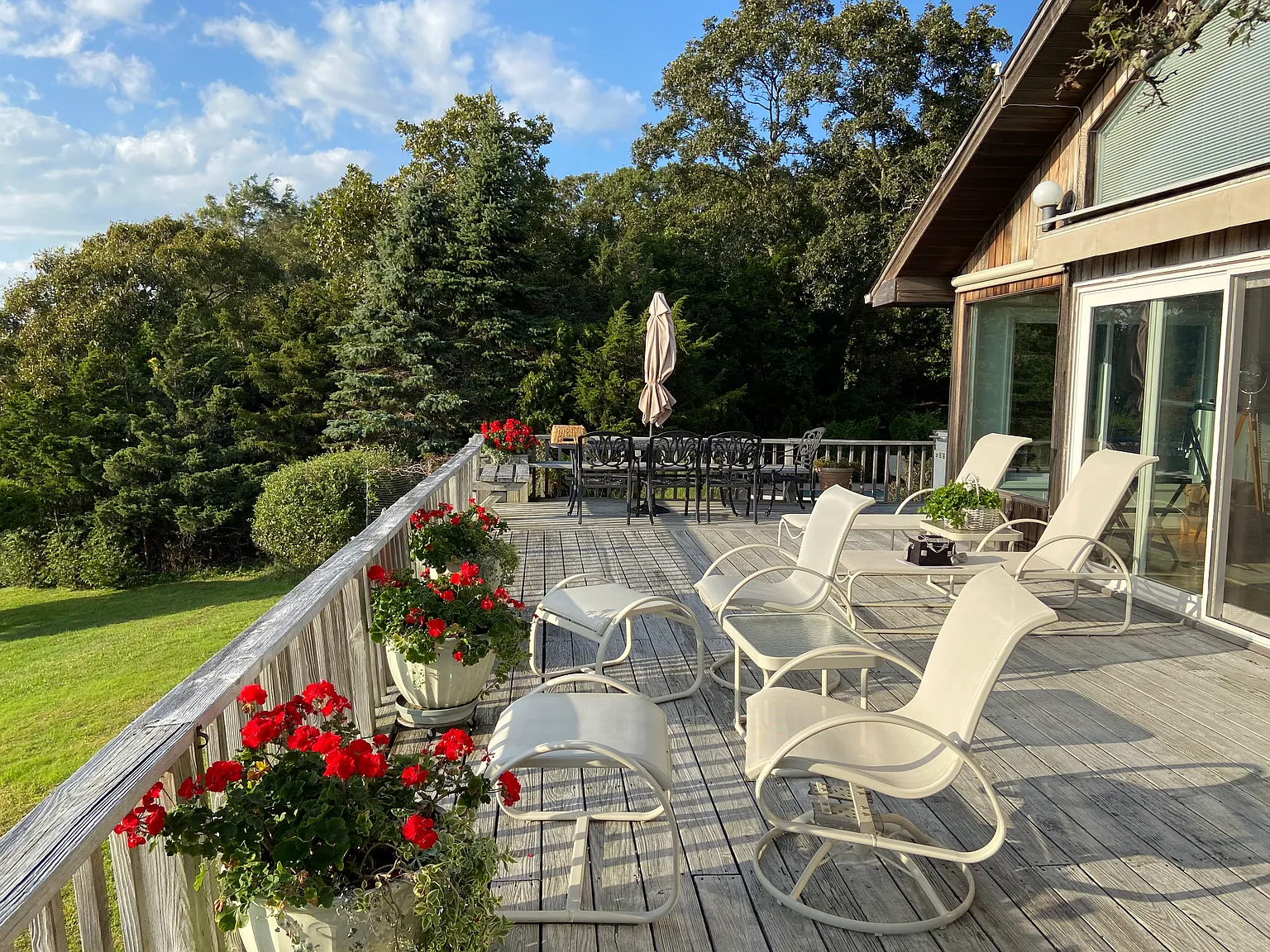 East Hampton Harbor Front Rental with Private Dock & Heated Pool — Photo 1