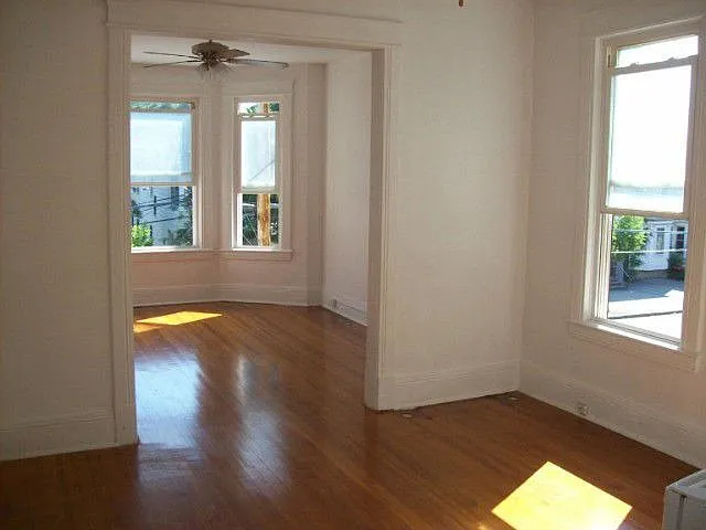 Building Photo 3