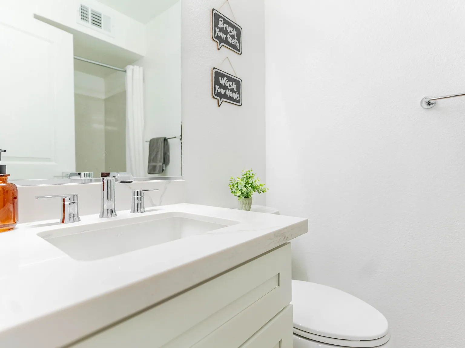 4940 Pasadena Avenue — Photo 3