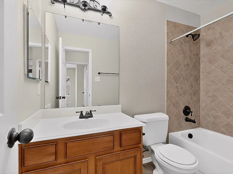 1037 Johnson City Ave — Photo 31