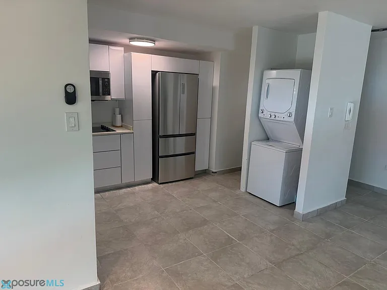 155 Valle Taft #202 — Photo 3