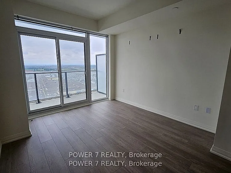 9000 Jane St #1620 — Photo 7