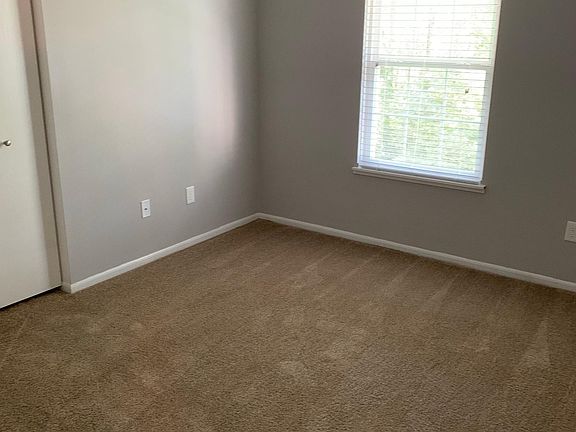 5th image of 3277 Plum Creek Dr