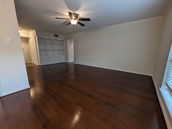 5th image of 355 N Post Oak Ln APT 638