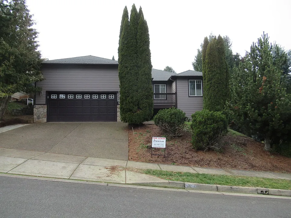 5353 Snowflake St SE