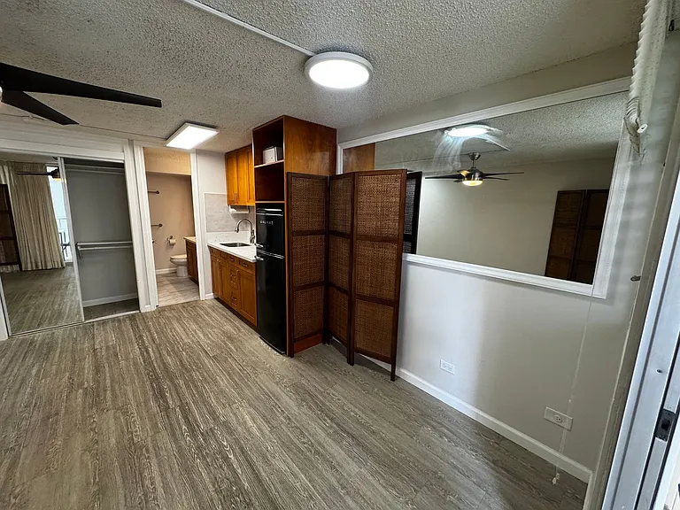 440 Lewers St #403 — Photo 5