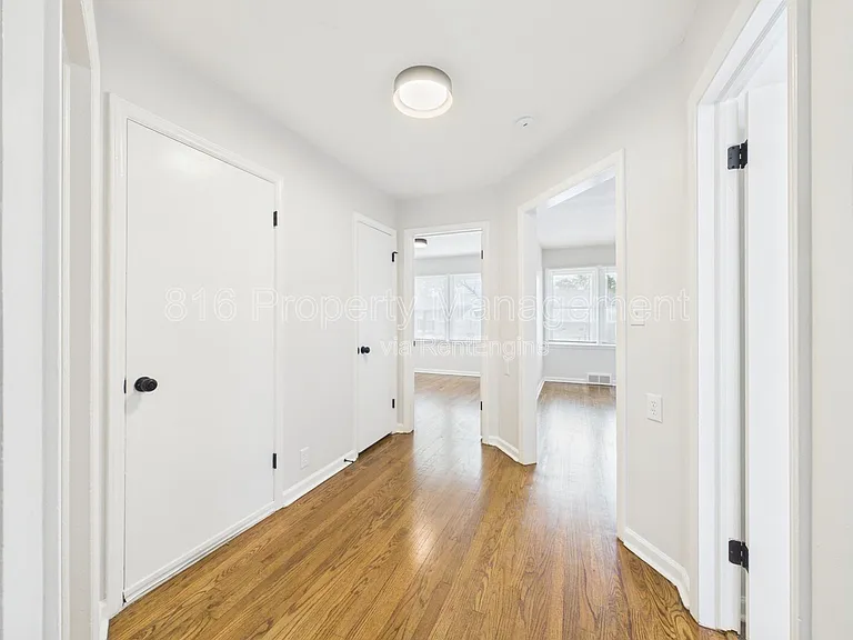 4279 E 60th Ter — Photo 6