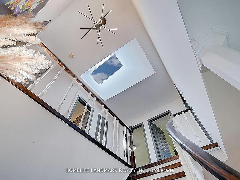 20573 Yonge St — Photo 28