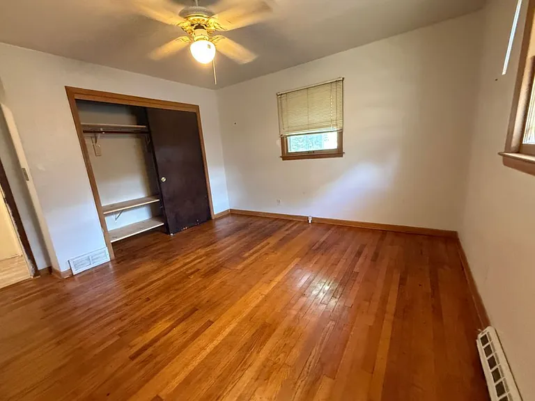 2404 Glenwood Ave — Photo 8