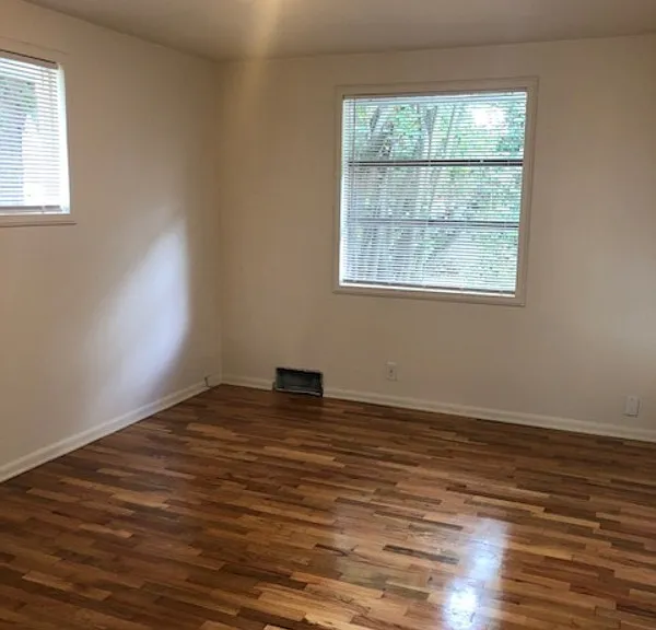 5518 25th Ave NE — Photo 11