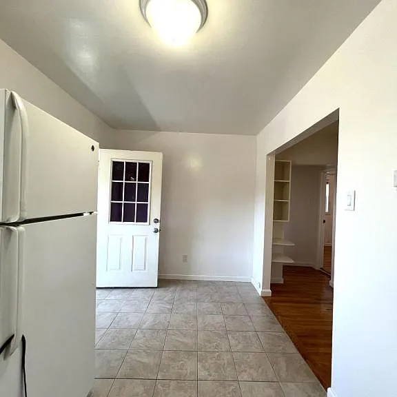 230 Lowell St #5 — Photo 14