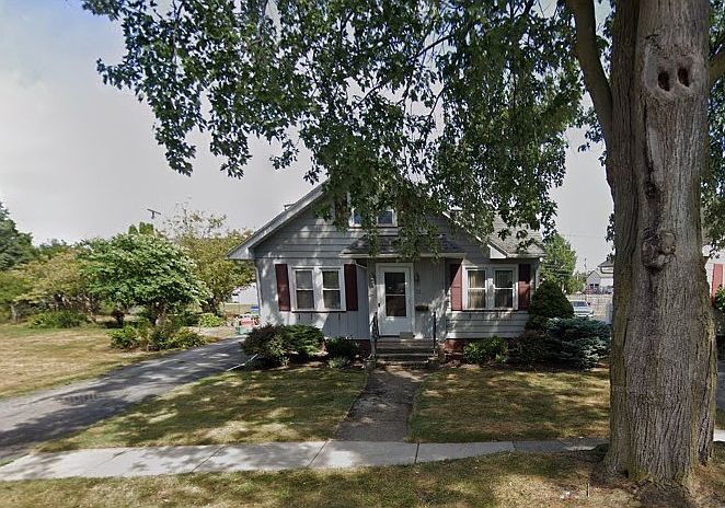 1st image of 321 Crestwood Blvd