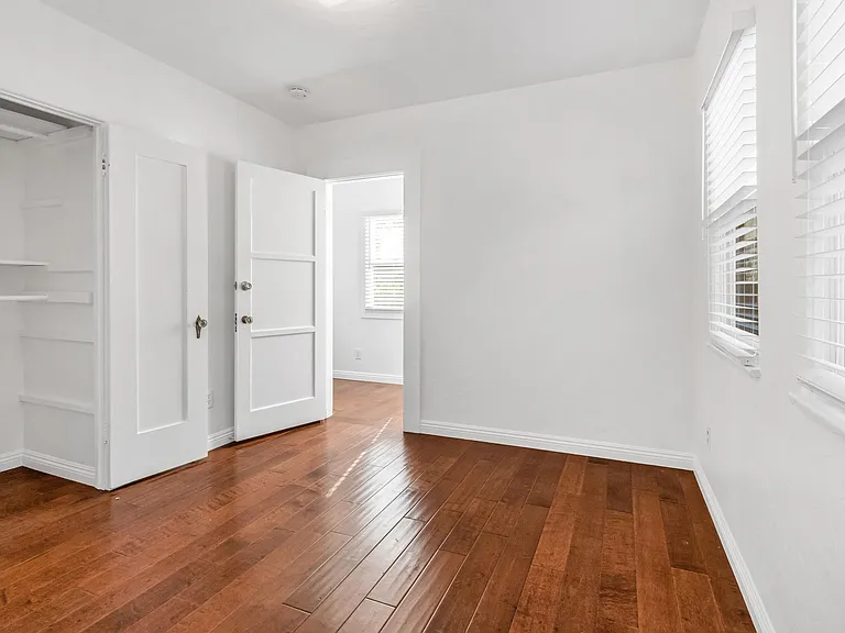 2235 Polk Ave — Photo 18