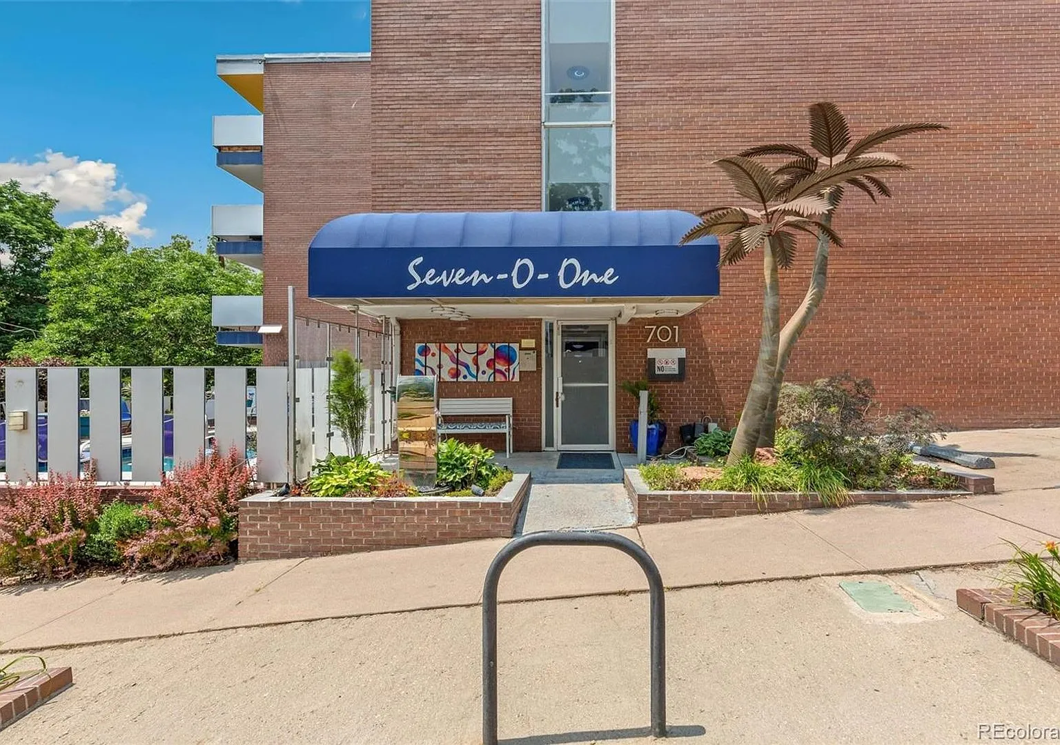 Prime Governor's Park Location Stylish 2-Bed 2-Bath Condo Located Just One Block from the Park an... — Photo 3