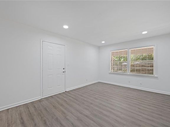 4th image of 2382 Peachwood Cir NE #82A