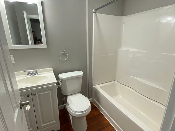 3rd image of 1762 Lehman St