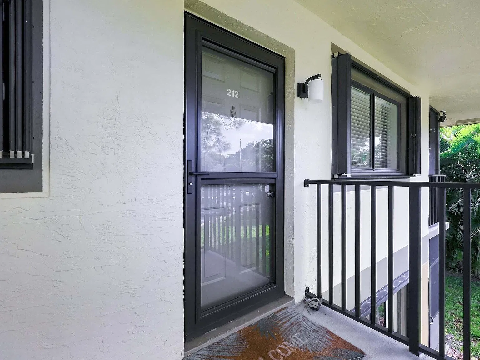 2 bed, 2.0 bath, 887 sqft, $2,400 — Photo 4