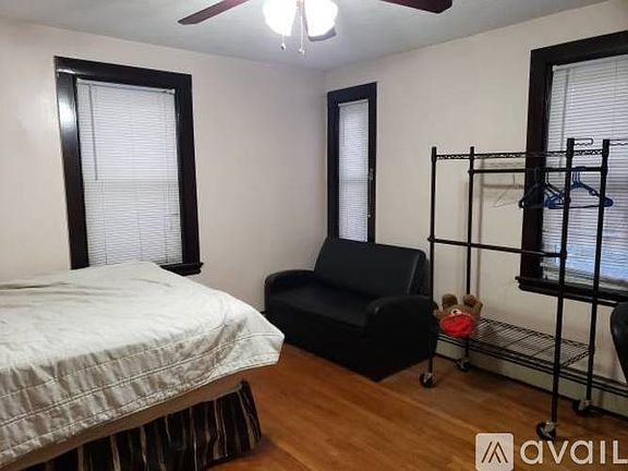 4th image of 8 Price St #C