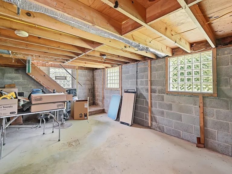 1122 W Western Reserve Rd — Photo 21