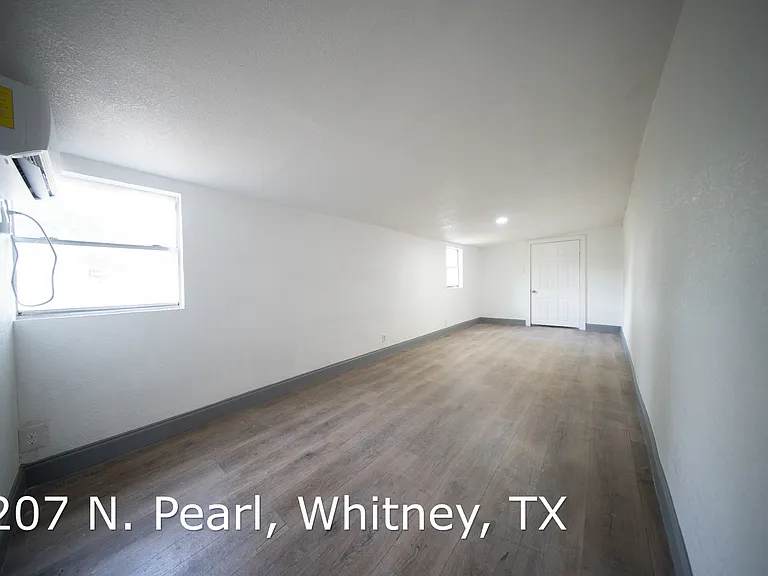 207 N Pearl St — Photo 13