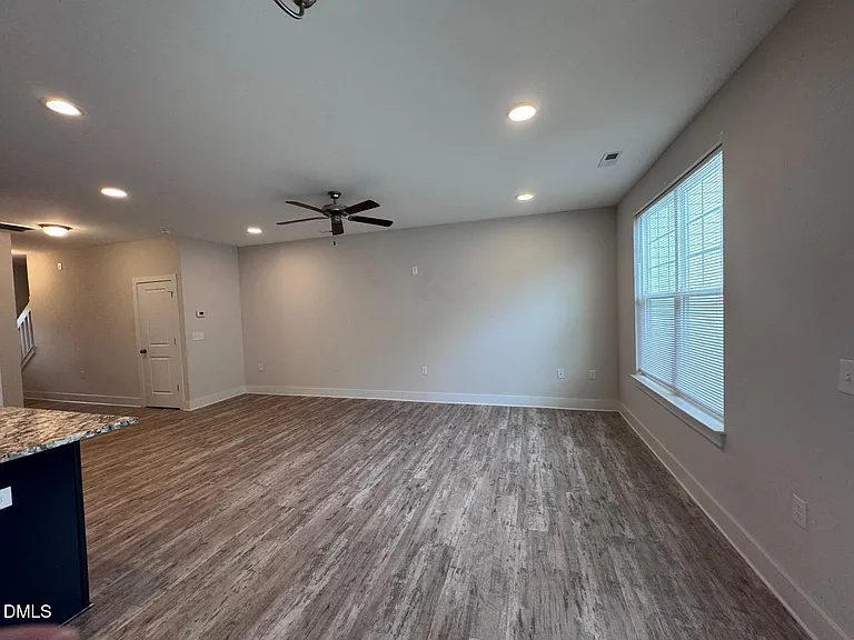 917 Hillman Ln — Photo 8