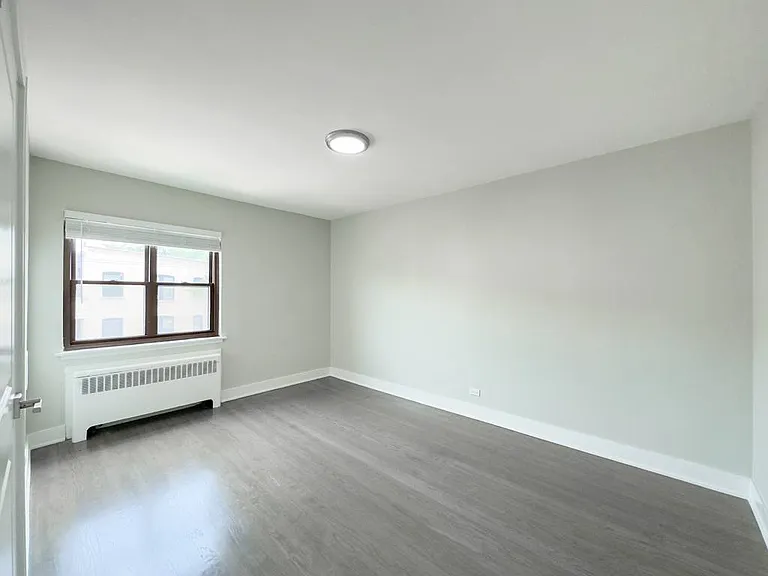 549-607 Sheridan Rd. — Photo 39