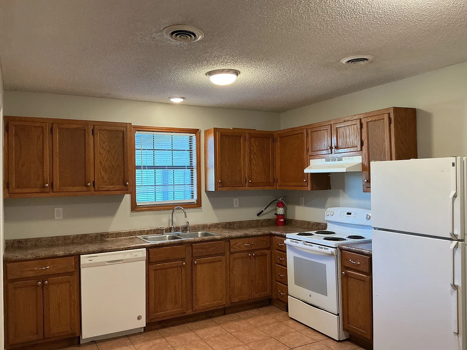 2 bed, 974 sqft, $1,100 — Photo 3